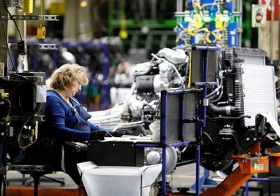 الإنتاج الصناعي بمنطقة اليورو يتجاوز التوقعات في يناير