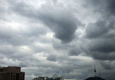 أجواء ملبدة بالغيوم وأمطار على مرتفعات الجنوب غدا