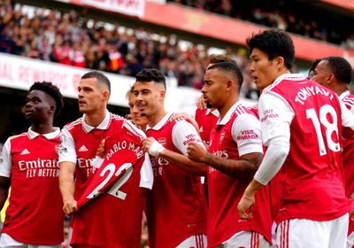 ثنائية ساكا تعزز تصدر أرسنال للدوري الإنجليزي