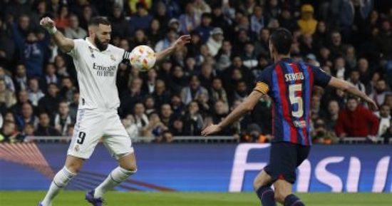 بنزيما وفينيسيوس يقودان الريال في مواجهة برشلونة