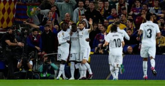 تعادل إيجابي بين الريال وبرشلونة بالشوط الأول