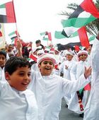 الإمارات تحتفي بيوم السعادة العالمي