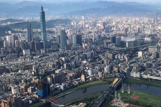 تايوان تعلن تعقب 9 طائرات عسكرية صينية