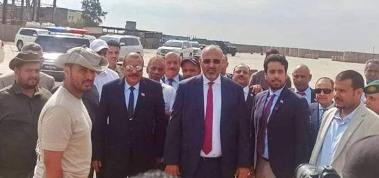 الرئيس الزُبيدي يعود إلى العاصمة عدن