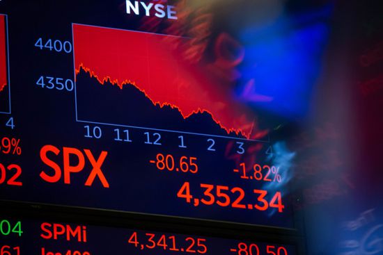 مؤشرات البورصة الأمريكية تستفيد من تحسن معنويات المستثمرين