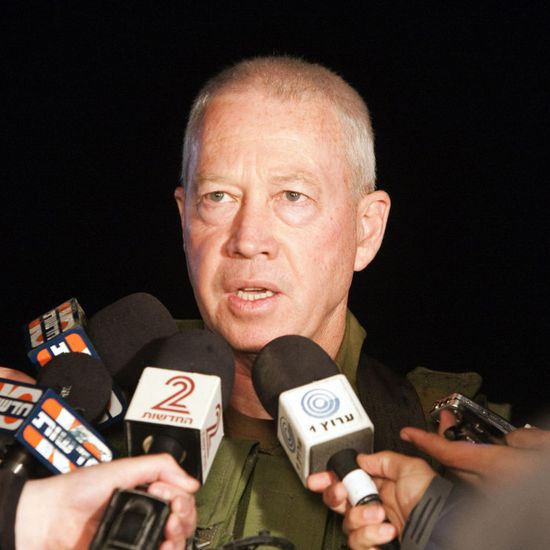 غالانت يعتزم اللجوء للمحكمة العليا الإسرائيلية ضد قرار إقالته