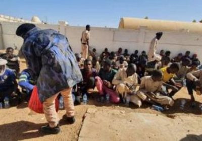 ضبط 65 مهاجرًا غير شرعي في ليبيا