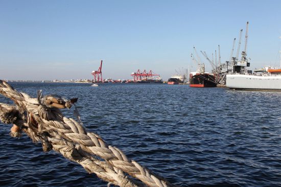 إغلاق جميع الموانئ السورية باستثناء طرطوس