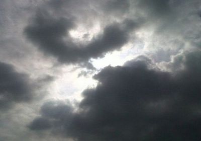 أمطار وعواصف رعدية على السواحل وسيول متوقعة