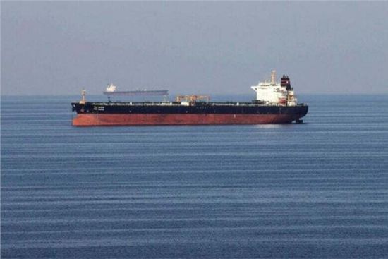 تحديد موقع ناقلة النفط التي هاجمها قراصنة بخليج غينيا