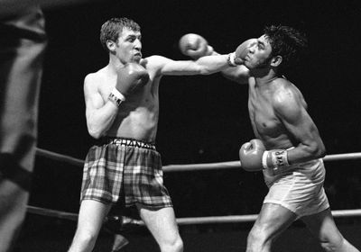 وفاة الملاكم الاسكتلندي الكبير كين بيوكانن