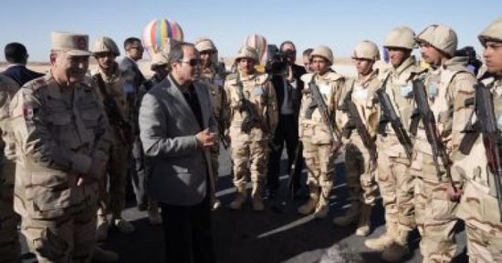 الرئيس السيسي يزور القوات المصرية شرق قناة السويس