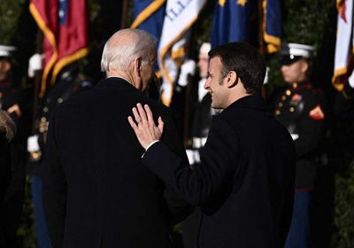 بايدن يبحث مع ماكرون زيارة الصين