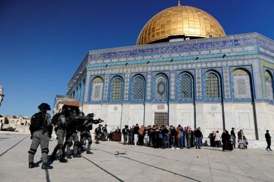 الرئاسة الفلسطينية تدين اقتحام المسجد الأقصى