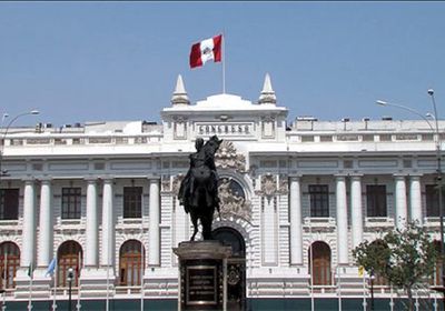 البرلمان البيروفي يرفض مذكرة إقالة ضد رئيسة البلاد