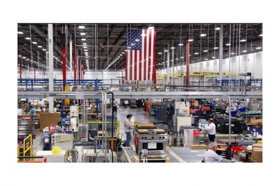 انخفاض طلبيات المصانع الأمريكية للشهر الثالث بـ4 أشهر