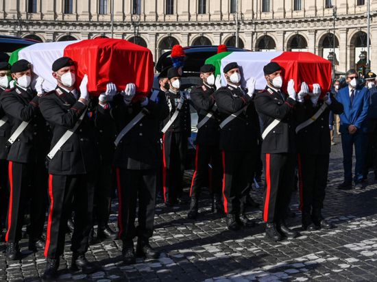 السجن مدى الحياة لستة رجال دينوا بقتل السفير الإيطالي