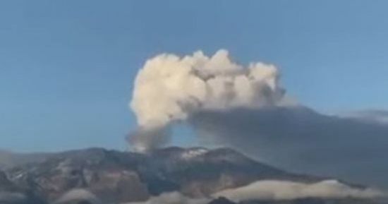 بركان مهدد بالثوران في كولومبيا