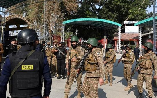 الشرطة الباكستانية تعتقل 8 إرهابيين