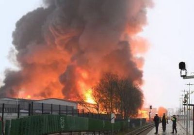 اندلاع حريق ضخم في مخزن بهامبورج الألمانية
