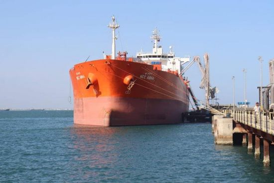 ميناء عدن يستقبل الدفعة الرابعة من منحة المشتقات النفطية السعودية