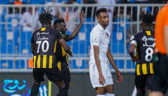 الدوري السعودي.. الاتحاد يهرب من كمين الوحدة بثنائية