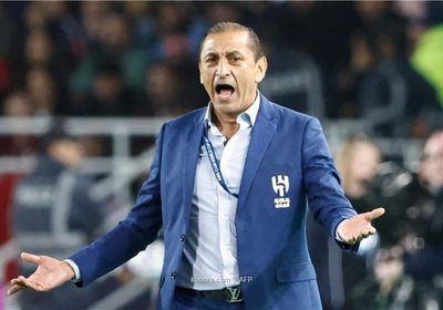 تغريم دياز مدرب الهلال بسبب الإساءة إلى حكم