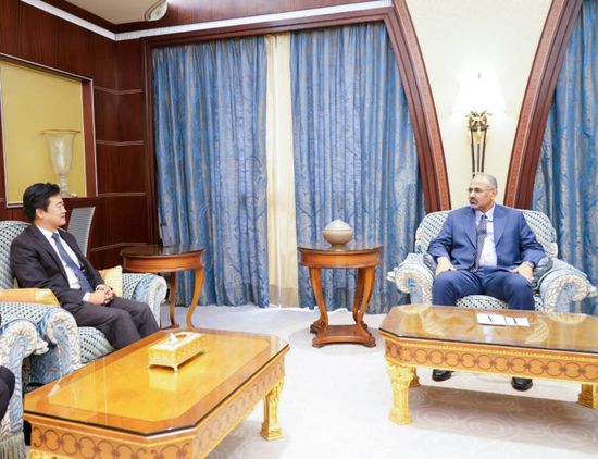 الرئيس الزُبيدي يكشف السيناريوهات المحتملة لاتفاق يُنهي الحرب