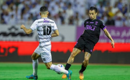 تعادل درامي ينهي مباراة الهلال والطائي بالدوري السعودي