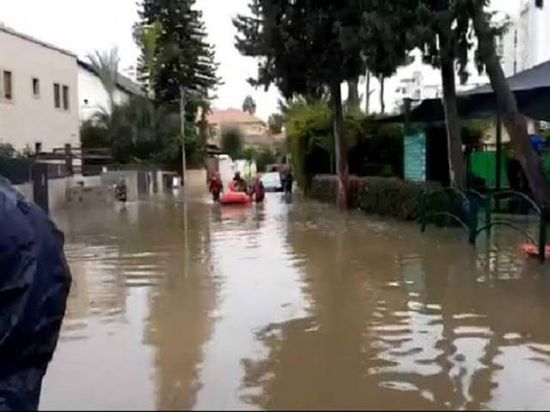 فقدان شخصين جراء فيضانات في إسرائيل