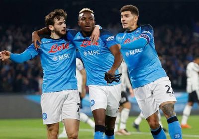 نجم نابولي خارج تشكيلة الفريق لمواجهة ميلان في دوري الأبطال