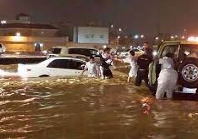 أمطار غزيرة تضرب الكويت