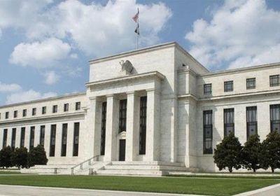 عضو بـ "الاحتياطي الفيدرالي الأمريكي" يتوقع مواصلة رفع الفائدة