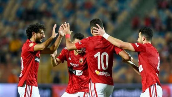 الأهلي يستعيد صدارة الدوري المصري عبر فاركو