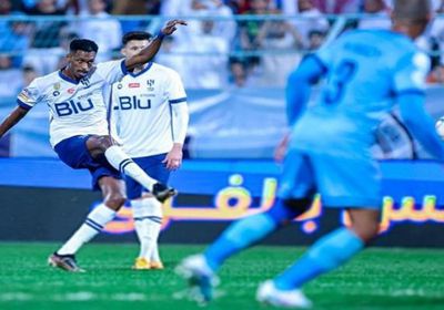 الهلال السعودي يسقط أمام الباطن