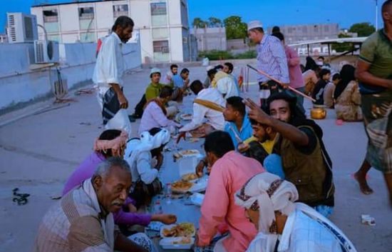 برعاية الهلال الأحمر الإماراتي.. إقامة مأدبة إفطار الصائم بأبين   