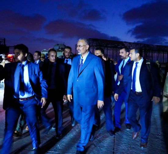 الرئيس الزُبيدي يصل إلى عدن عقب زيارة رسمية بالسعودية