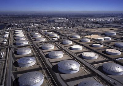 تراجع مخزونات النفط الأمريكية مع ارتفاع الصادرات