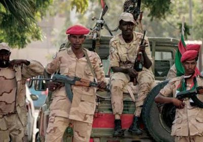 تجدد القتال في عاصمة السودان وسكانها يحاولون الفرار