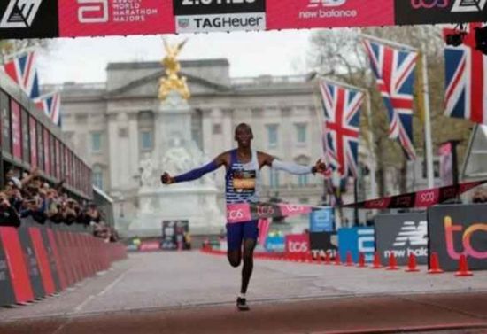 كيبتوم يحطم الرقم القياسي لماراثون لندن