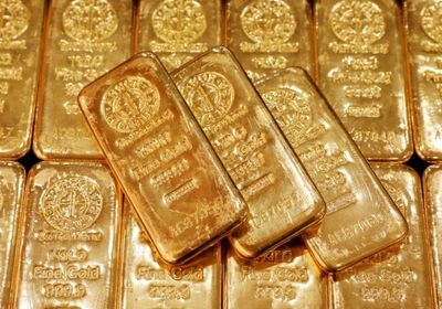 انخفاض أسعار الذهب إلى أدنى مستوى في شهر