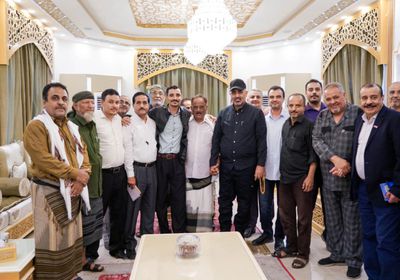 الرئيس الزُبيدي يكلف لجنة للوقوف على مشكلات أبين ومعالجتها