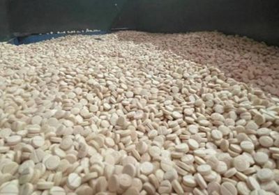 يمني بين المتهمين بتهريب 13 مليون حبة مخدرة للسعودية