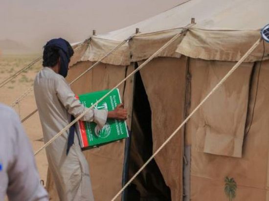 "سلمان للإغاثة" يوزع 133 طناً من السلال الغذائية في الجوف