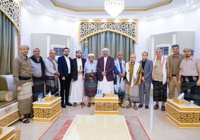 الرئيس الزُبيدي: أبين تزخر بالكفاءات وندعم مصلحة المحافظة