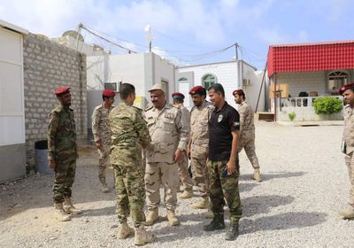 اللواء التميمي يتفقد "النخبة" ويأمر بمواصلة التدريب القتالي