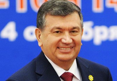 رئيس أوزباكستان يفوز باستفتاء يسمح بتمديد فترة حكمه