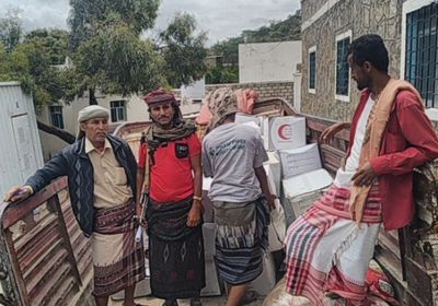 انتقالي سباح يافع يوزع مساعدات غذائية على المستحقين