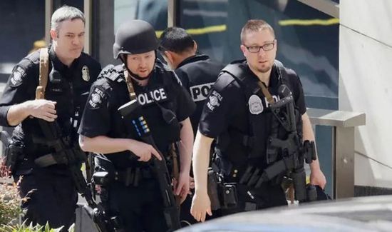 الشرطة تلاحق مشتبهًا به بقتل 5 أشخاص في تكساس