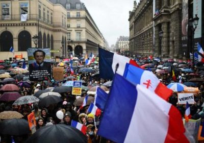 إصابة 108 شرطيين في احتجاجات "نظام التقاعد" بفرنسا